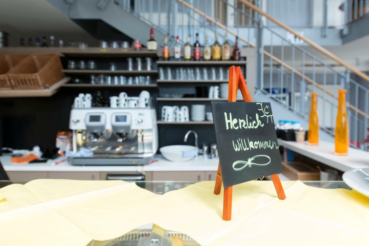 Cafe & Mehr Hotel Halle  Exterior foto